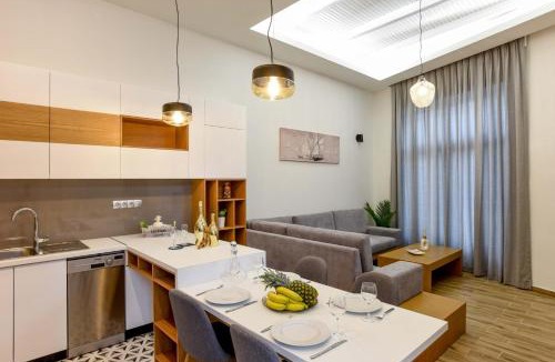Old Town Rethymnon House | Residenza Rithymna Centro with a private roof terrace and hot tub