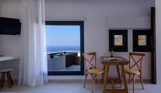 RyoLithos Suites