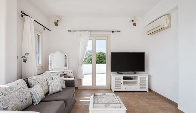 Villa Phos Paros