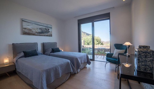 Sea View 6 Bedroom Villa With a Heated Pool