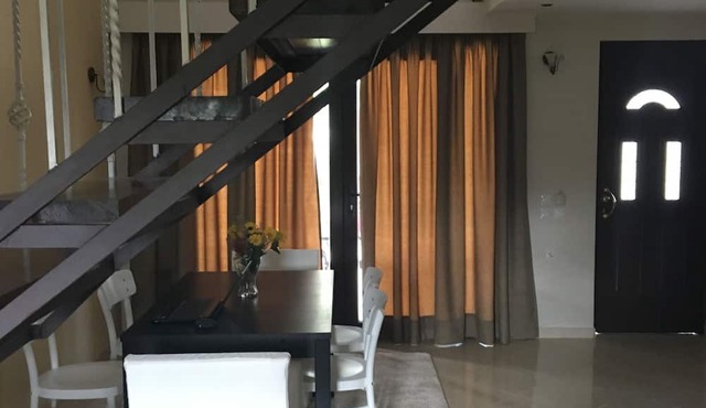 Charming 2-bed House in Kallithea