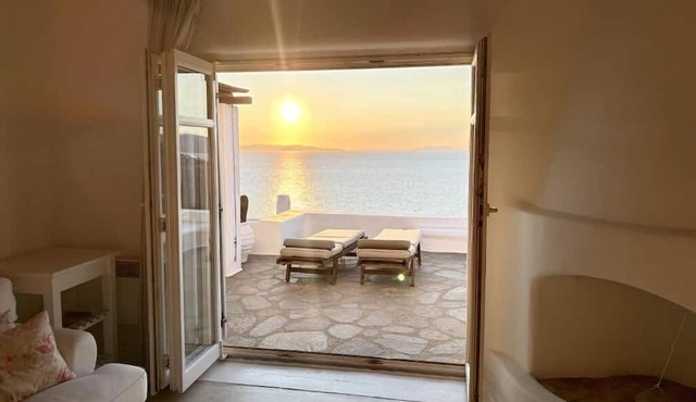 White Rock Suites & Villas