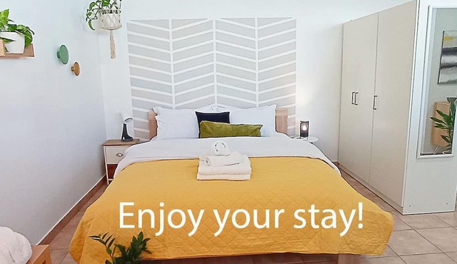 Relaxing Studio Apt 1 min to Highway Parking