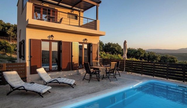 Villa Plyto Amazing views Heated pool