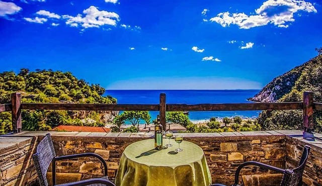 Beachfront Pelion Getaway - Cozy Summer Abode in Ntamouchari