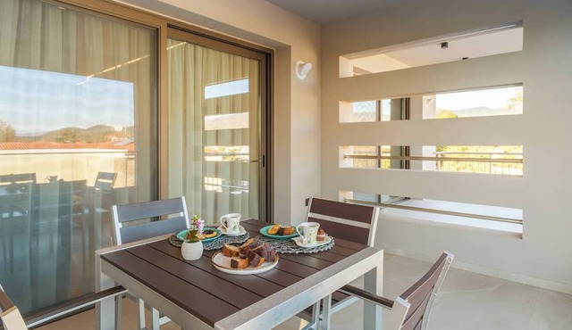 Aura Luxury Suites - Olympiada Cozy Getaways