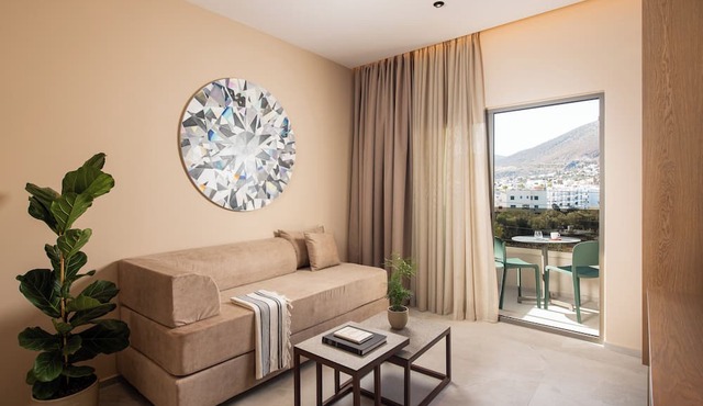 Cosmeen Lifestyle Boutique Stay