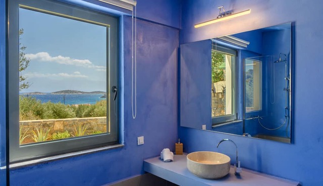 Roots Suites in Crete