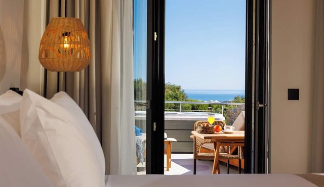 Deos Luxury Suites