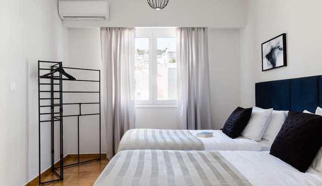 Elegant Luminous 3BD Apartment in Kolonaki