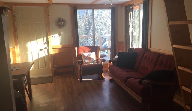 Cozy Cabin in the Rockies in Golden