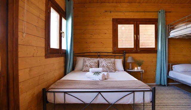 Kandia Woodlands | Classic Family Chalet with Patio