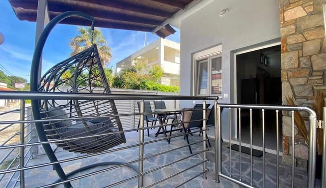 Apartment Aliki | Sleeps 6 | 300m to Hanioti Beach