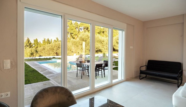 EIGHT OLIVES LUXURY VILLA