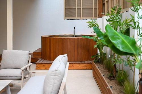 Light & Kozy Residence - Jacuzzi Lux Stay in Patra