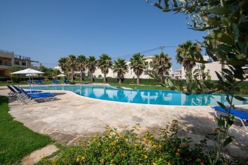 Aphrodite 2 Beachfront Resort F102 - Shared Pool