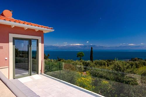 Assini Estate - Koroni Poolside & Seaview Getaways