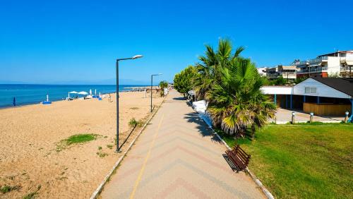 Julia Country Home 200m from the Beach