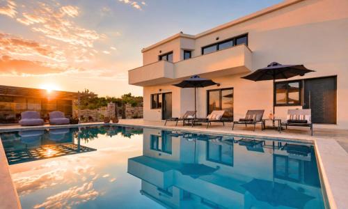 Pranvera Villa Sea View & Pool