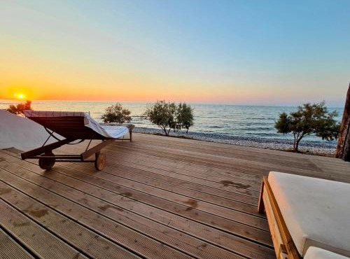 Dror Beachfront House 5 Meters to the Water