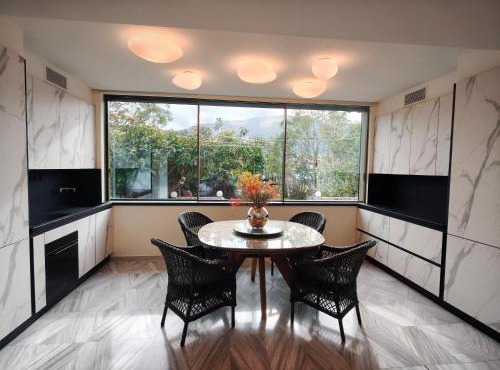 Sandy's Superior Suite