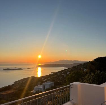 Aegean Mirror, Andros in Apróvaton