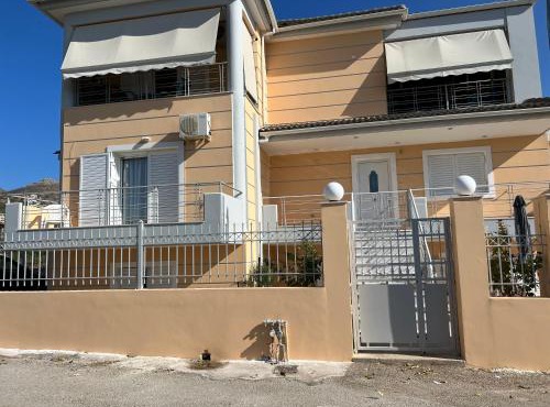 Apartment Mitrou 2